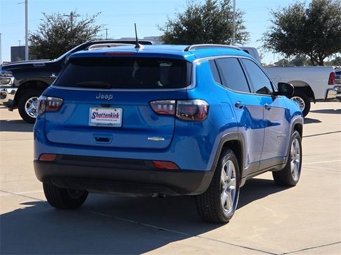 Used 2022 Jeep Compass Latitude image 8