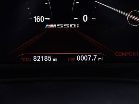 Used 2018 BMW M550i xDrive AWD/4WD image 40