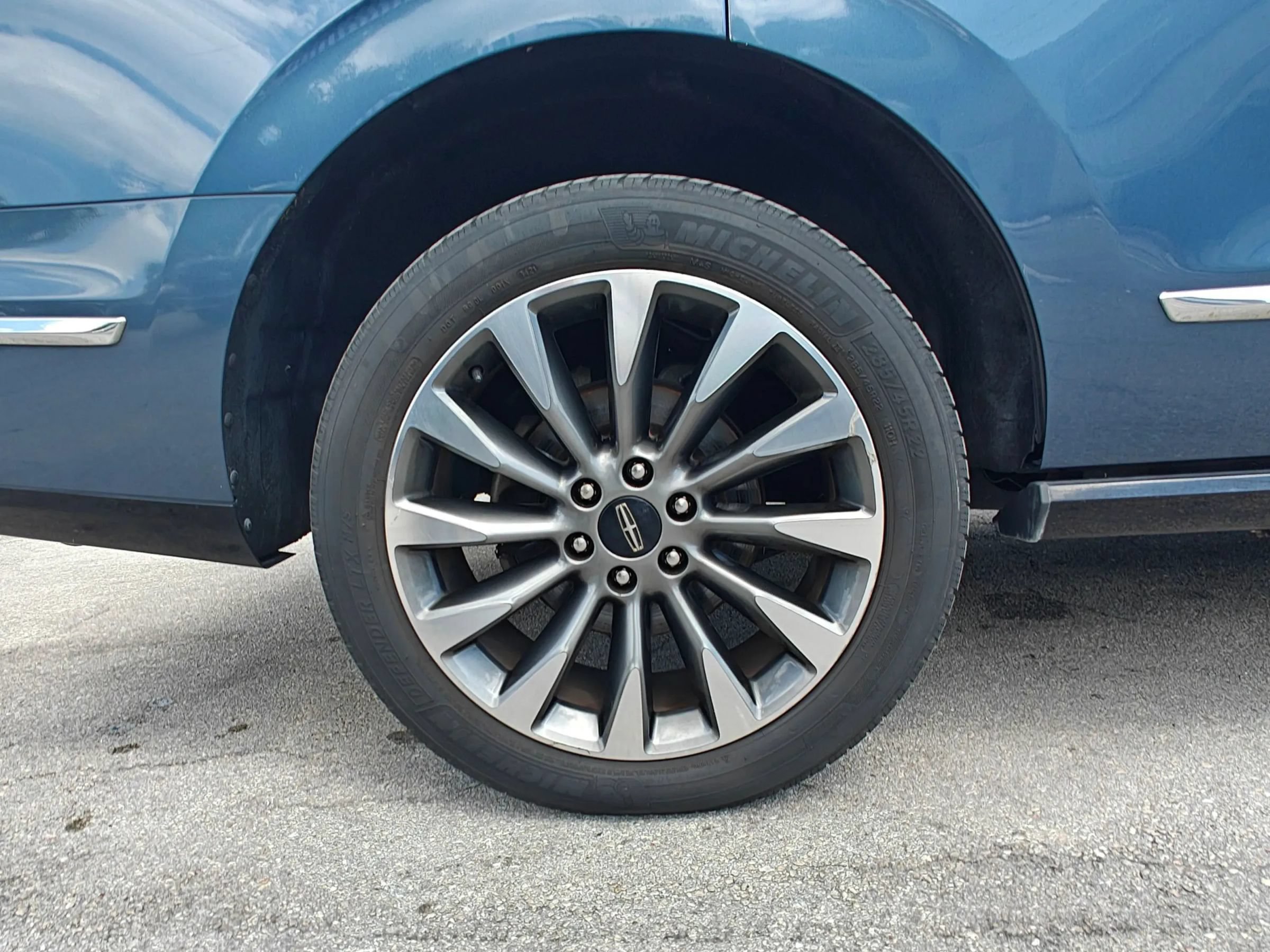 Used 2019 Lincoln Navigator Select RWD image 34