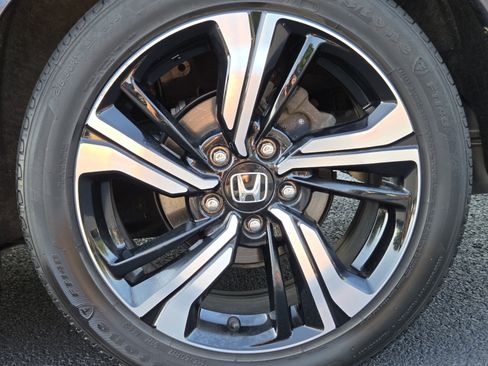 Used 2017 Honda Civic Touring image 17