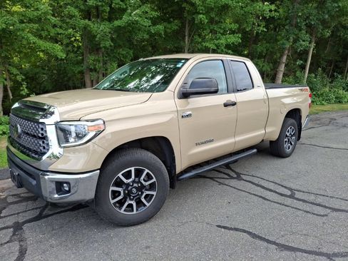 Used 2018 Toyota Tundra SR5 w/ TRD Off Road Package AWD/4WD image 1