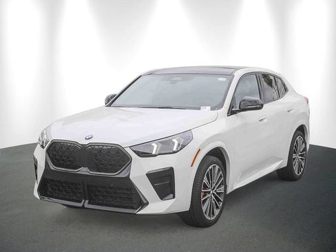 New 2026 BMW X2 xDrive28i w/ Technology Package AWD/4WD image 3
