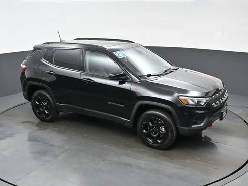 Used 2022 Jeep Compass Trailhawk w/ Sun and Sound Group AWD/4WD image 44