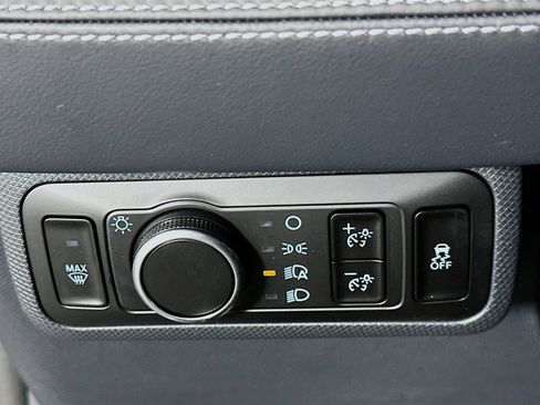 Used 2024 Ford Mustang Mach-E Select image 17