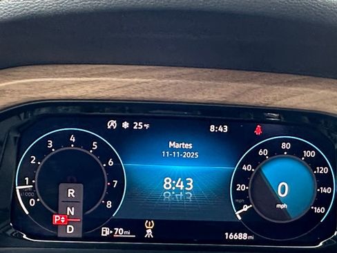 Used 2024 Volkswagen Atlas SE w/ Panoramic Sunroof Package image 13