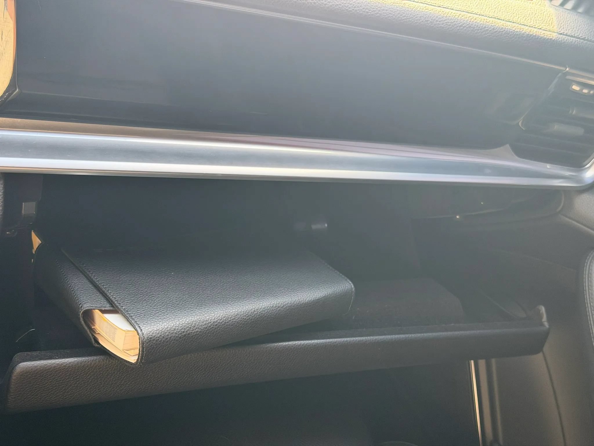 Used 2018 Porsche Panamera 4 AWD/4WD image 41