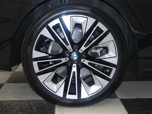 Used 2025 BMW 530i xDrive w/ Premium Package image 43