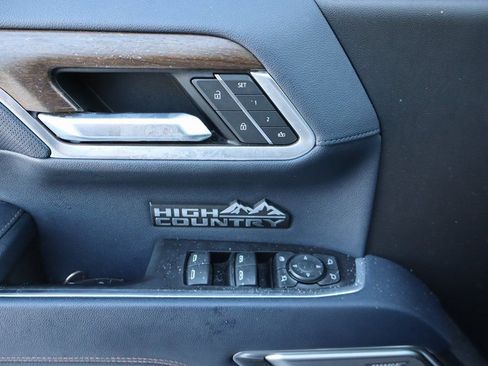 Used 2022 Chevrolet Silverado 1500 High Country image 22