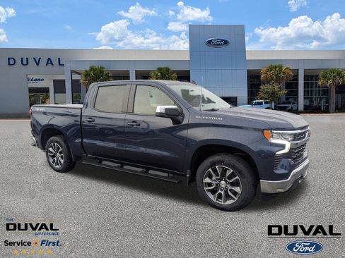 Used 2023 Chevrolet Silverado 1500 LT image 1