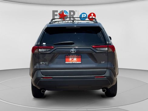 Used 2021 Toyota RAV4 LE w/ Carpet Mat Package (TMS) FWD image 4