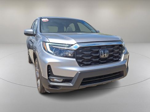 Used 2023 Honda Passport EX-L image 2