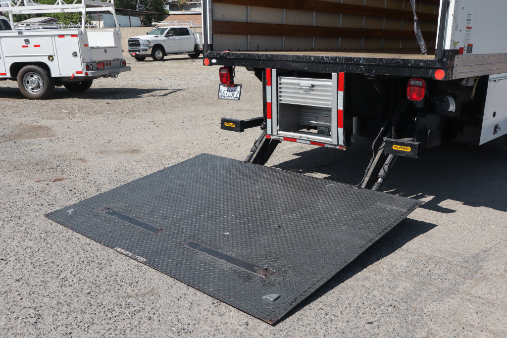 Used 2019 Ford F650 2WD Crew Cab Super Duty image 11