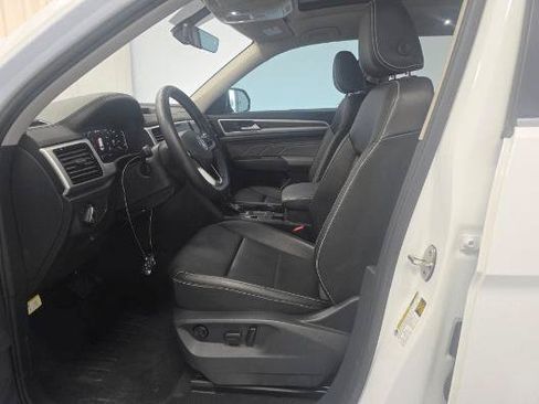 Used 2023 Volkswagen Atlas SE w/ Panoramic Sunroof Package FWD image 23