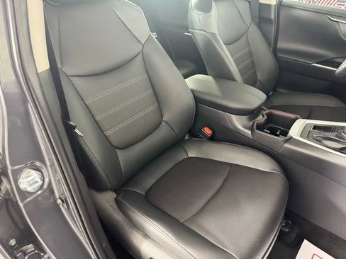 Used 2025 Toyota RAV4 Limited image 37