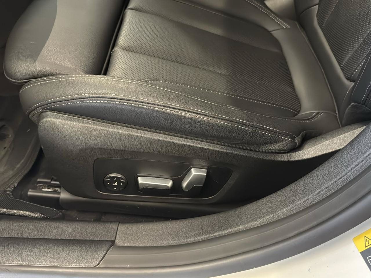 Used 2024 BMW i4 eDrive40 w/ M Sport Package RWD image 8