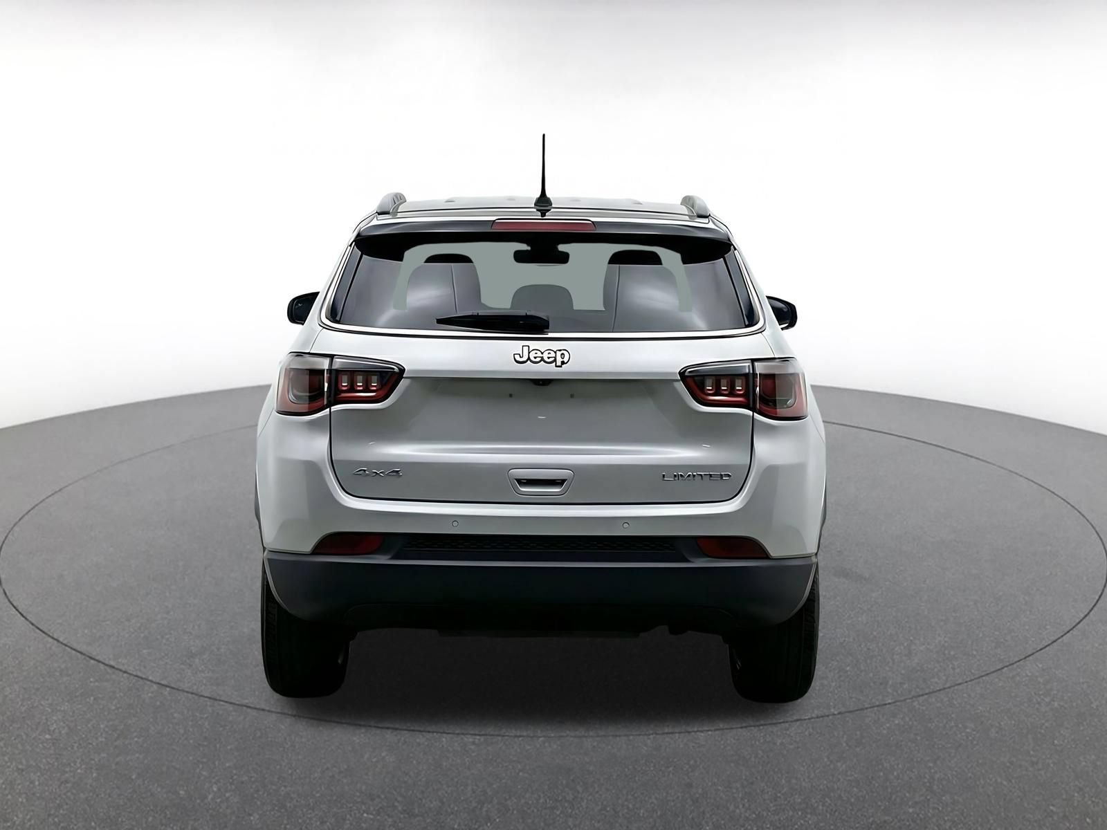 Used 2025 Jeep Compass Limited AWD/4WD image 7