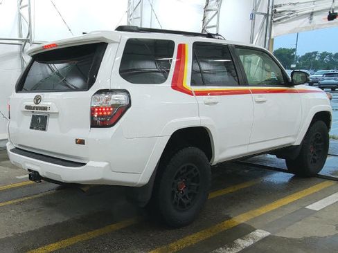 Used 2023 Toyota 4Runner 40th Anniversary SE AWD/4WD image 2