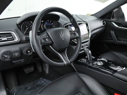 Certified 2023 Maserati Ghibli Modena Q4 image 16