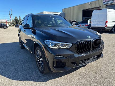 Used 2021 BMW X5 xDrive40i w/ M Sport Package image 3
