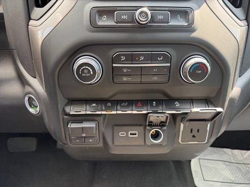 Used 2024 Chevrolet Silverado 1500 Custom Trail Boss AWD/4WD image 21