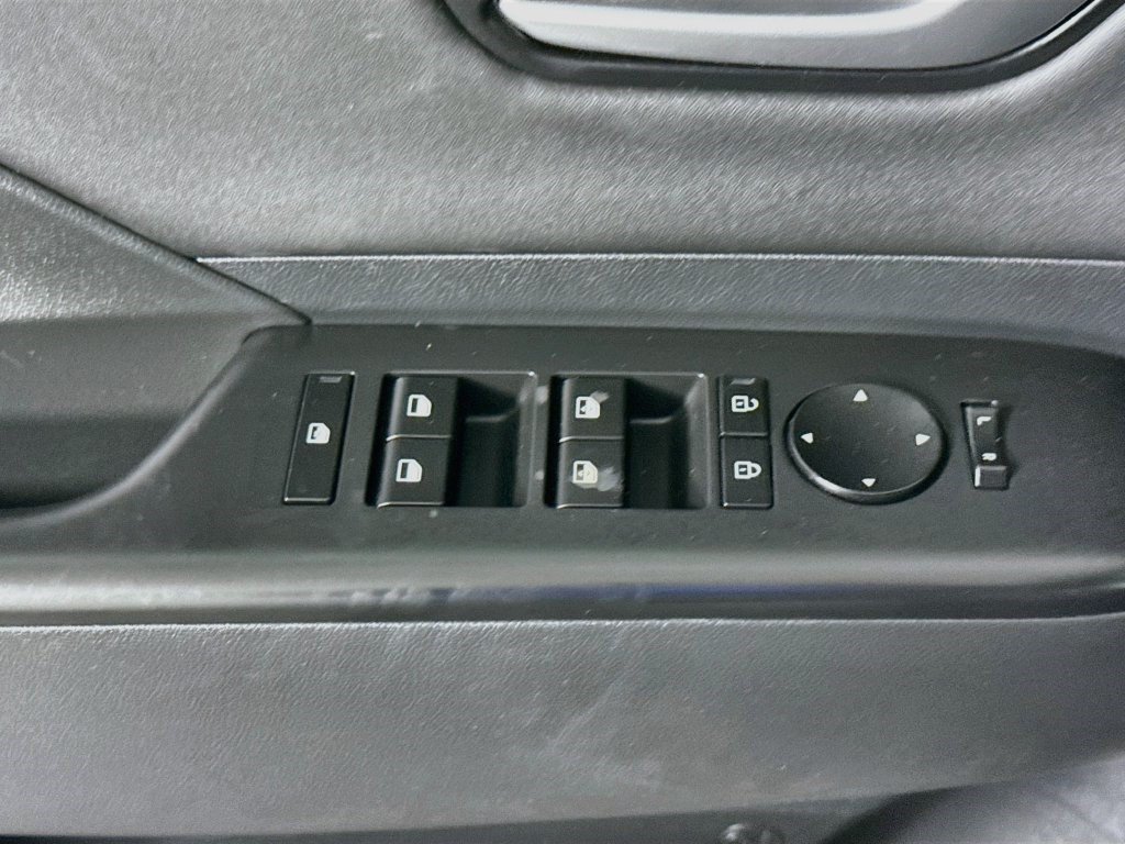 Used 2024 Hyundai Kona Limited AWD/4WD image 23