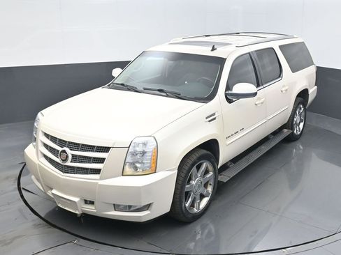 Used 2014 Cadillac Escalade ESV Premium image 9