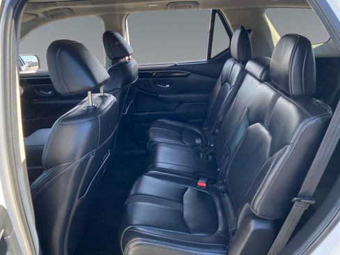 Used 2024 Honda Pilot Touring image 13