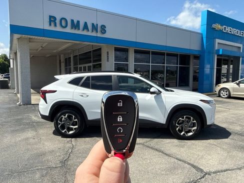 New 2026 Chevrolet Trax LT w/ Driver Confidence Package FWD image 21