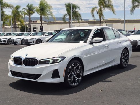 New 2026 BMW 330i Sedan w/ Convenience Package RWD image 5