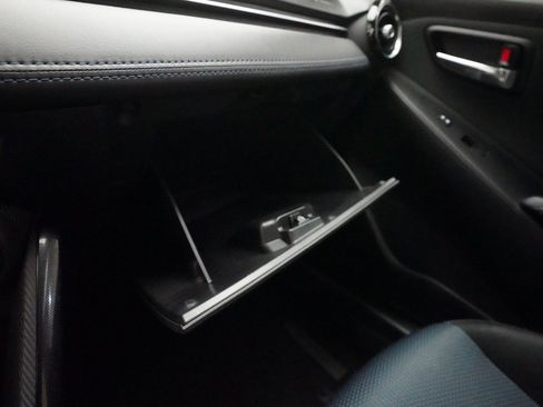 Used 2017 Toyota Yaris iA image 29