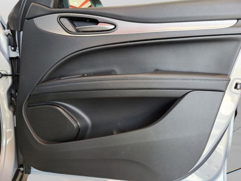 New 2025 Alfa Romeo Stelvio Sprint image 34