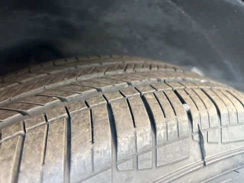 Certified 2024 Volkswagen Tiguan SE image 40