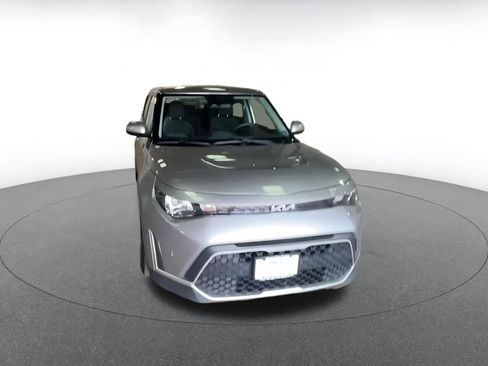 Used 2025 Kia Soul LX w/ LX Technology Package image 4