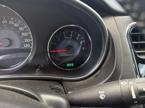 Used 2013 Chrysler 200 S FWD image 17