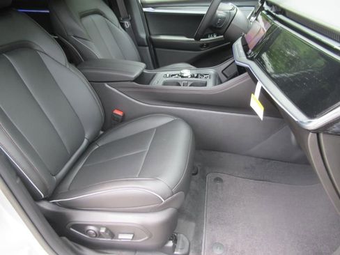 Used 2025 Jeep Wagoneer S Limited image 11