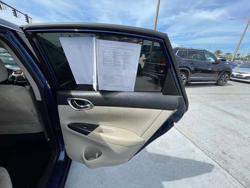 Used 2016 Nissan Sentra SV FWD image 11