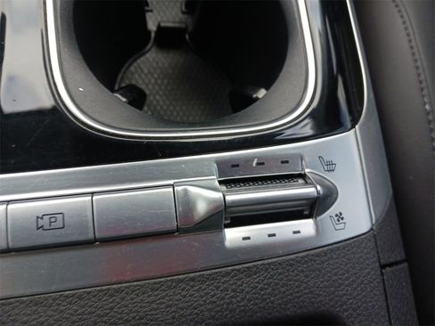 Used 2024 Kia Carnival SX image 25