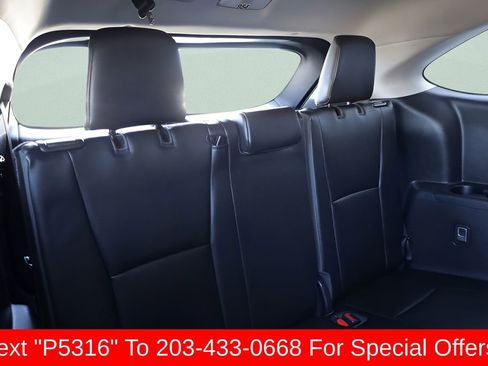 Used 2023 Toyota Highlander XLE AWD/4WD image 29