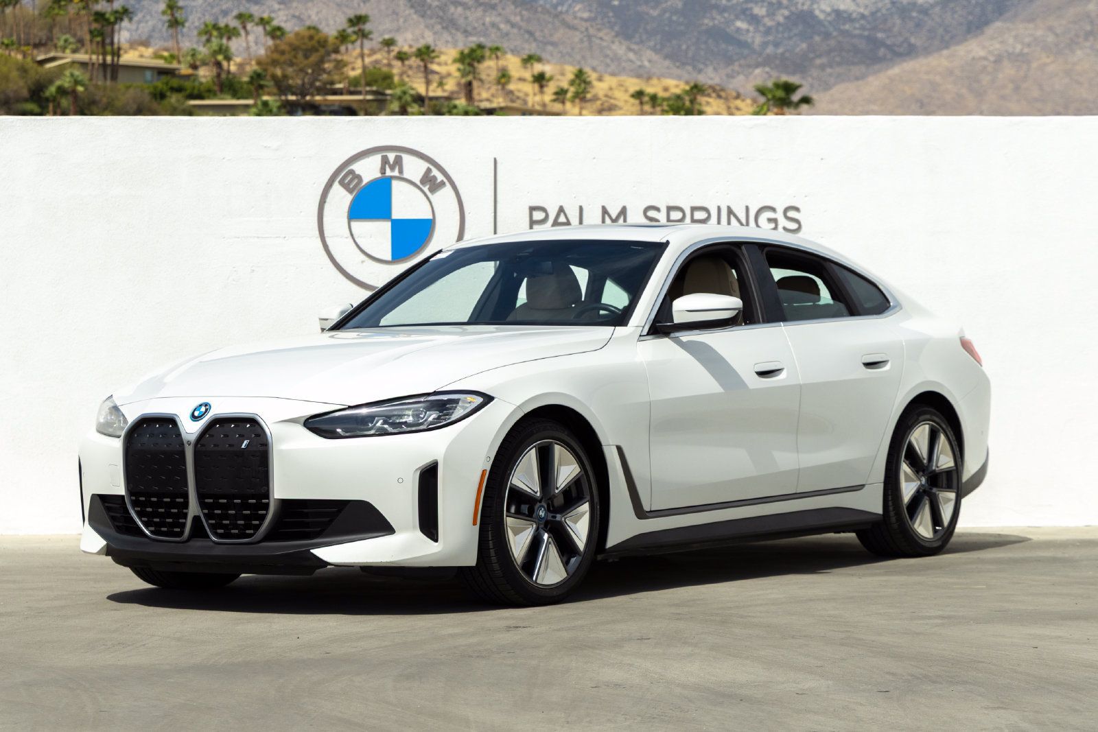 Used 2023 BMW i4 eDrive40 w/ Premium Package RWD image 1