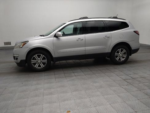 Used 2017 Chevrolet Traverse LT FWD image 2