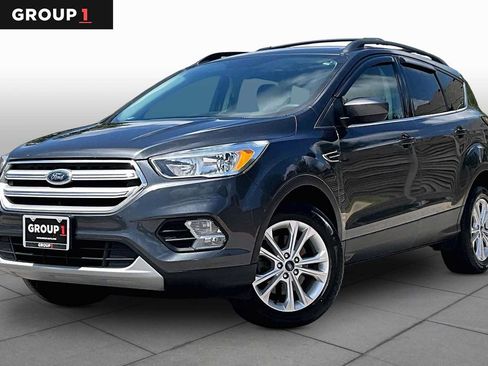 Used 2018 Ford Escape SE w/ SE Sync 3 Package AWD/4WD image 1