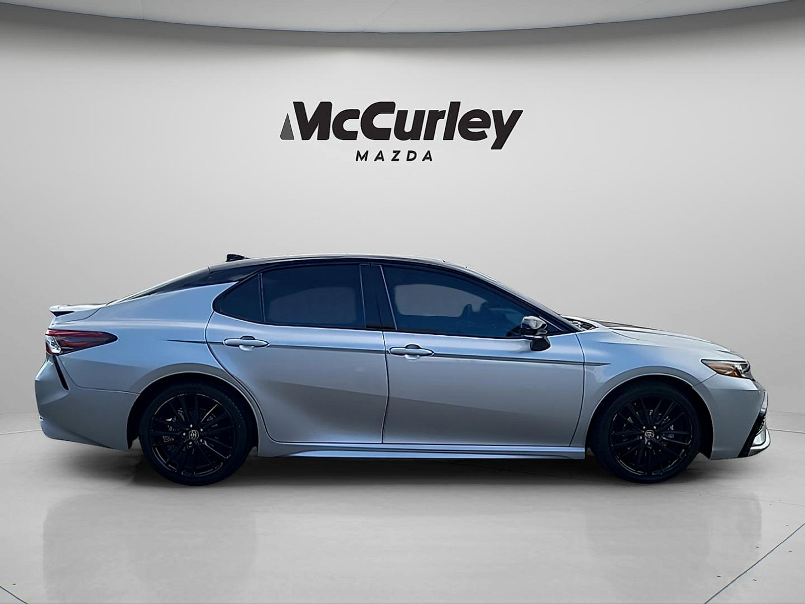 Used 2022 Toyota Camry XSE w/ Navigation Package FWD image 8