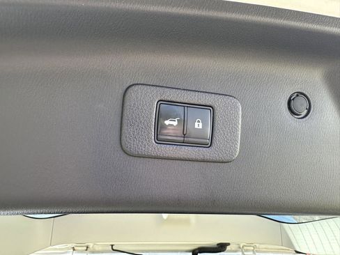 Used 2022 Nissan Armada Platinum w/ Captain's Chairs Package image 32