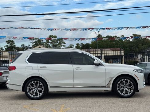 Used 2021 BMW X7 xDrive40i w/ Premium Package image 11