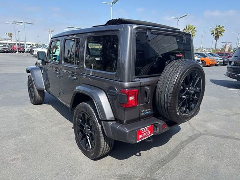 Used 2025 Jeep Wrangler Unlimited Sahara w/ Safety Group AWD/4WD image 5
