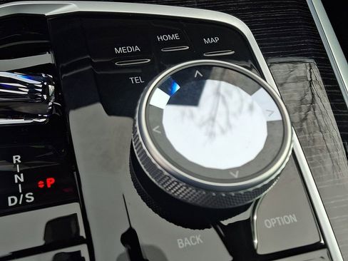 Used 2026 BMW X5 xDrive40i w/ Executive Package image 24