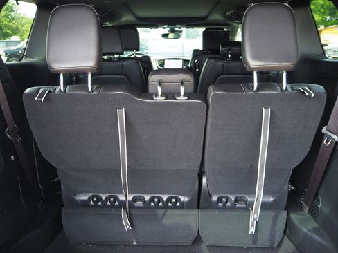 New 2025 Chrysler Pacifica Select w/ Uconnect Theater Family Group image 10