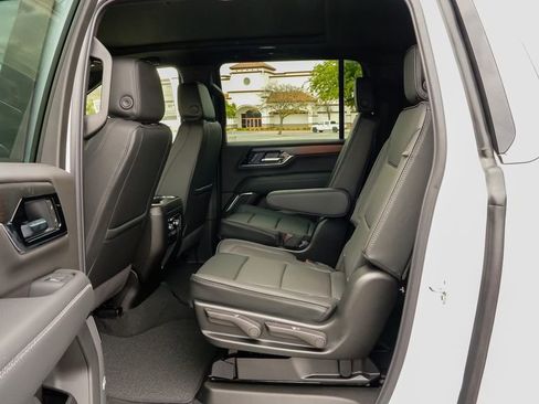 New 2026 GMC Yukon XL Denali w/ Sun & Power Step Package AWD/4WD image 10