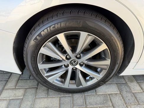 Used 2020 Lexus ES 350 w/ Premium Package image 5