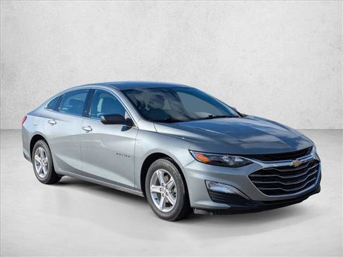 Used 2023 Chevrolet Malibu LS image 3